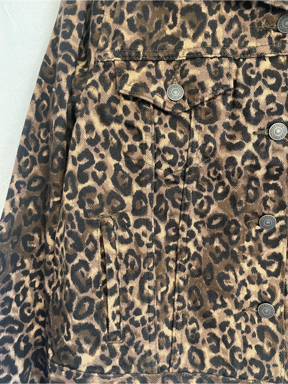 Levi's Women's Leopard Print Denim Jacket - Brown/Black, size Medium - Picture 3 of 7